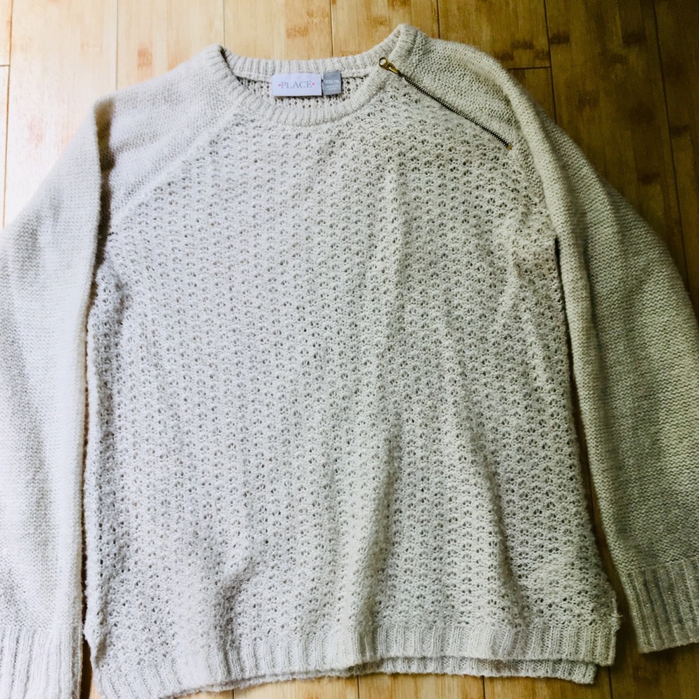 Girls crew neck cream sweater with gold thread